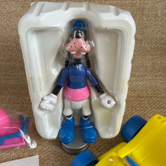 Vintage Disney Goofys Dune Buggy Playset by ARCO 1980s NIB Retro Toys - Picture 6 of 10